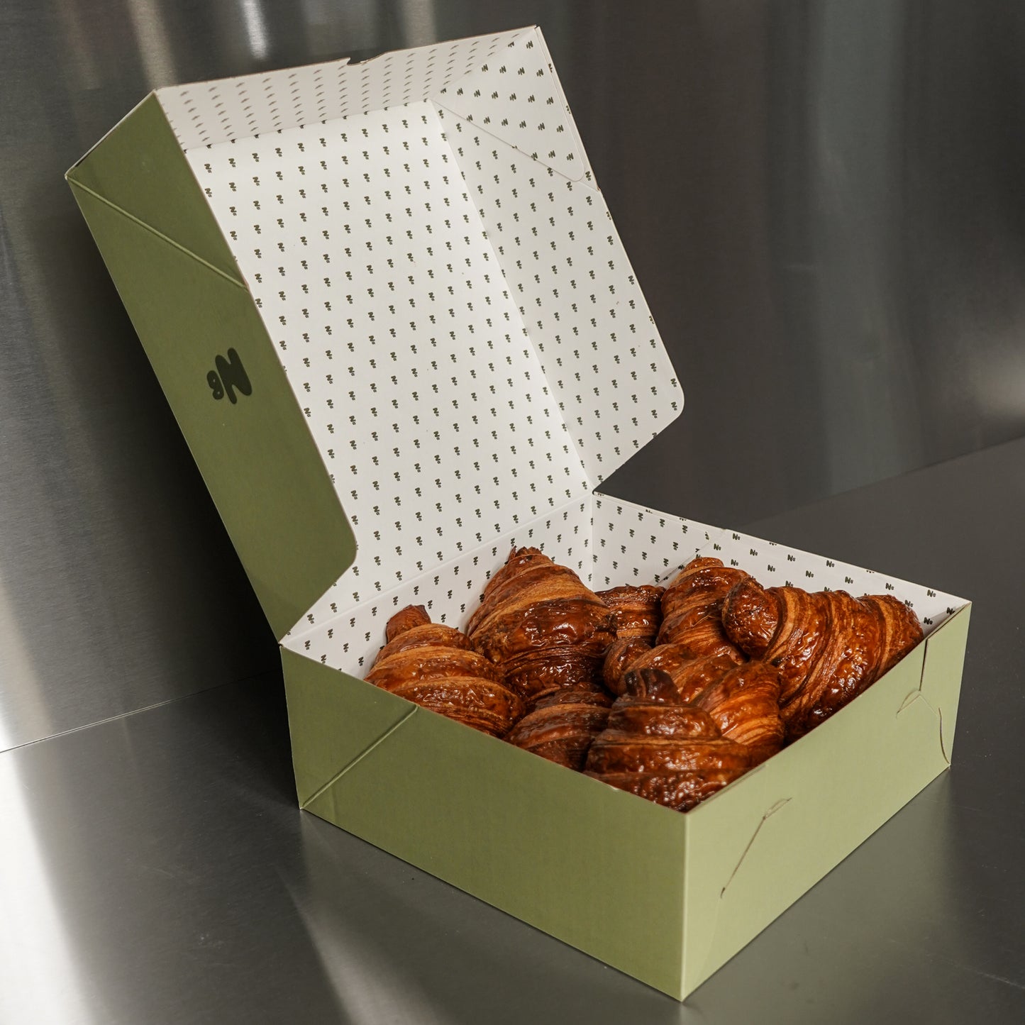 FRESH PLAIN CROISSANT BOX