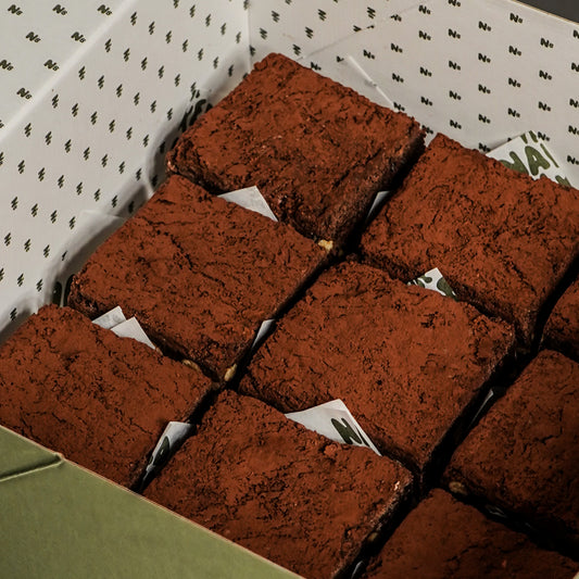 SALTED PEANUT BROWNIE BOX
