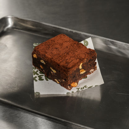 SALTED PEANUT BROWNIE BOX