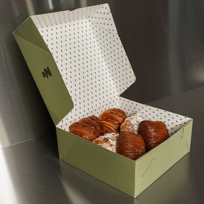 ESSENTIALS PASTRY BOX